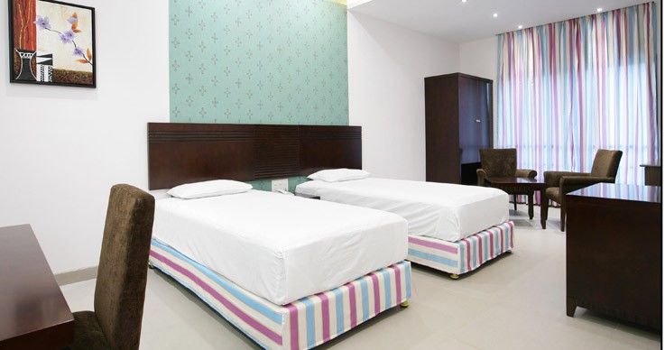 פונה Oyo 710 Hotel Kshitij מראה חיצוני תמונה