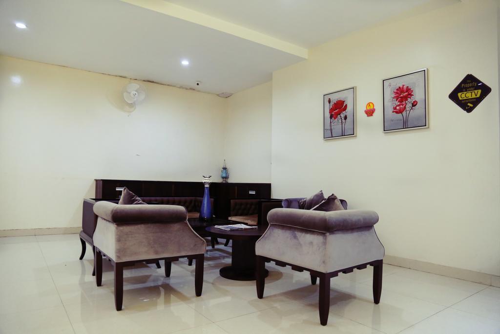 פונה Oyo 710 Hotel Kshitij מראה חיצוני תמונה