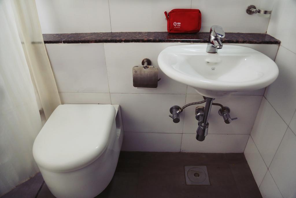 פונה Oyo 710 Hotel Kshitij מראה חיצוני תמונה
