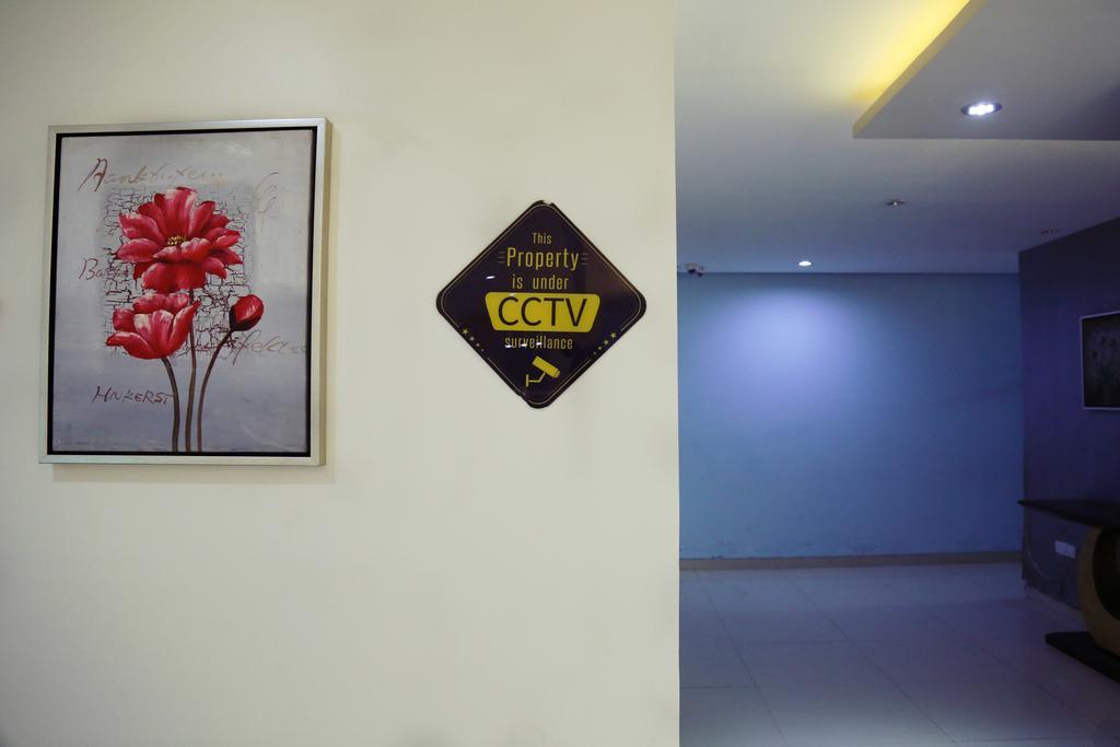 פונה Oyo 710 Hotel Kshitij מראה חיצוני תמונה